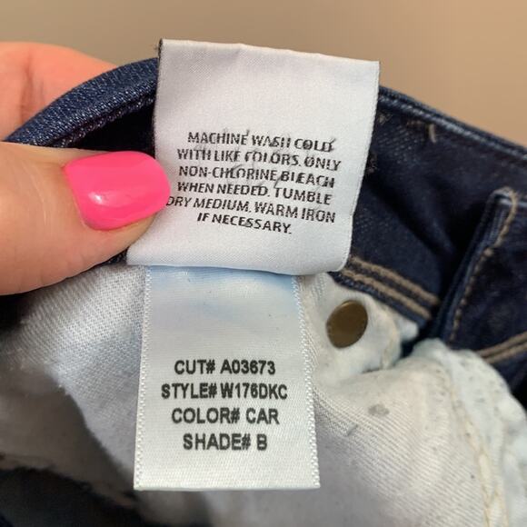 Hudson Signature Bootcut Dark Wash Back Flap Pocket - Picture 5 of 8